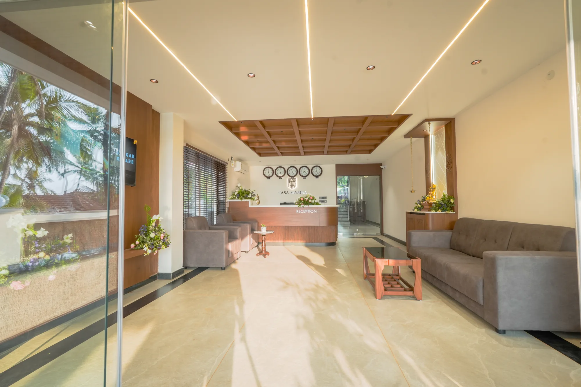Casa Marina lounge and dining space